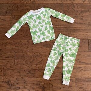 Burt’s Bees Shamrock Pajamas (3T)